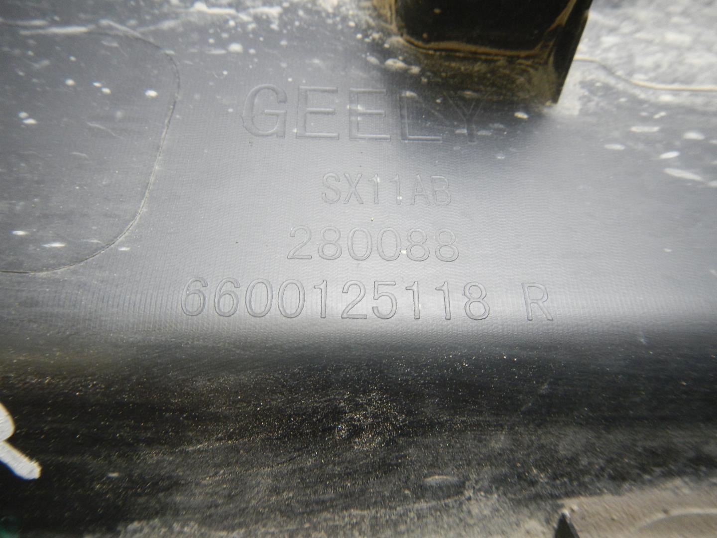 Молдинг задней правой двери