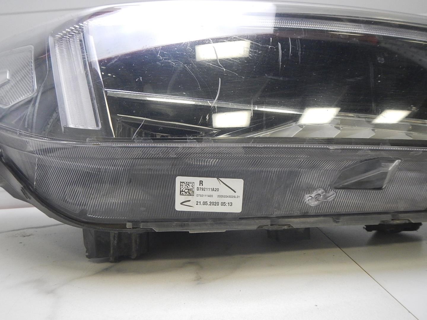 Фара правая