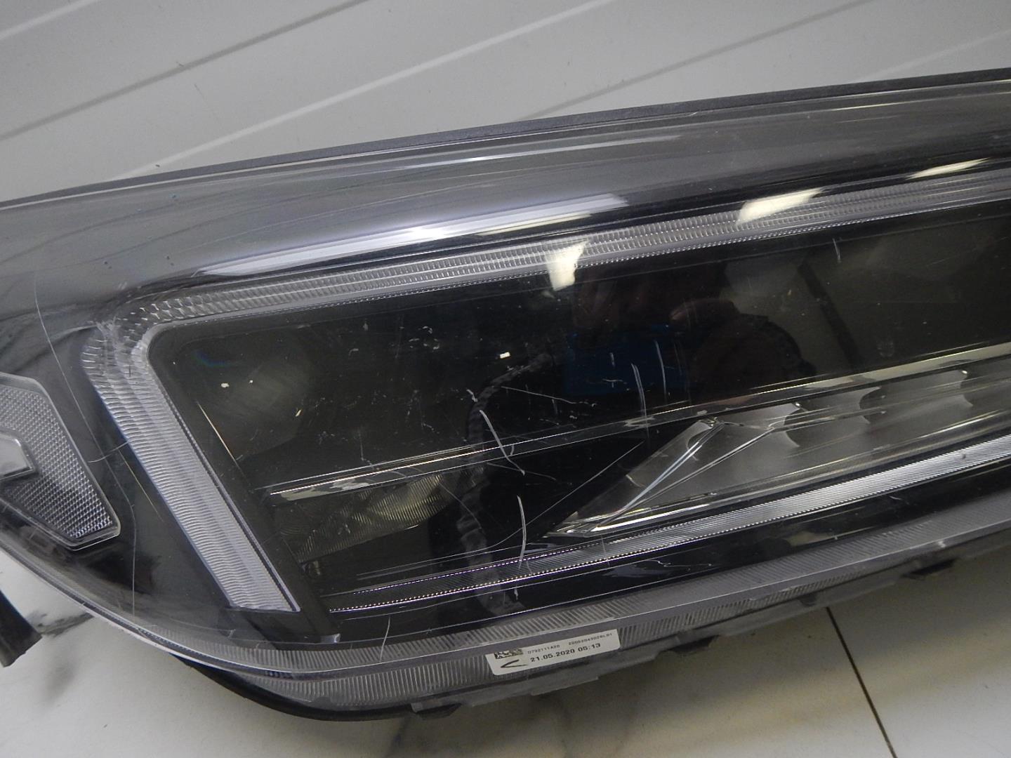 Фара правая