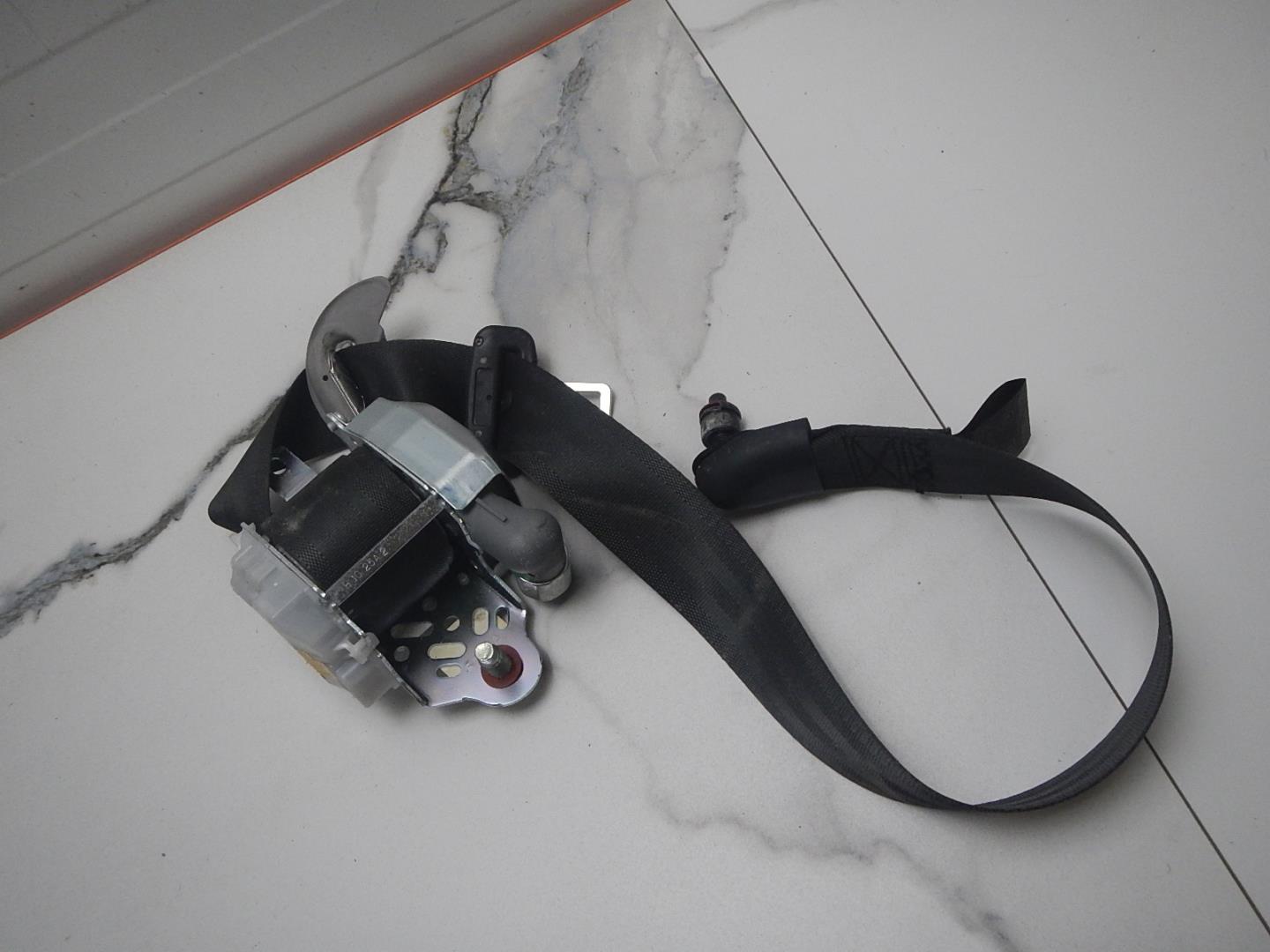 Ремень безопасности