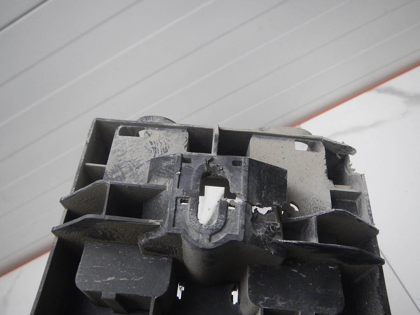 Корпус блока предохранителей