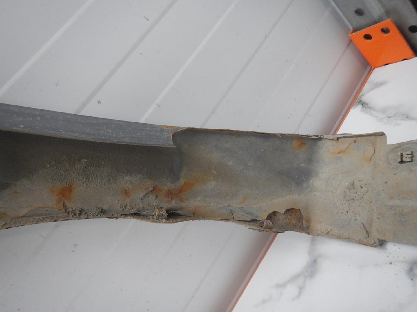 Крыло переднее правое