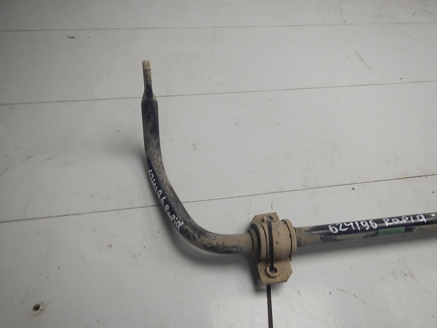 Стабилизатор передний