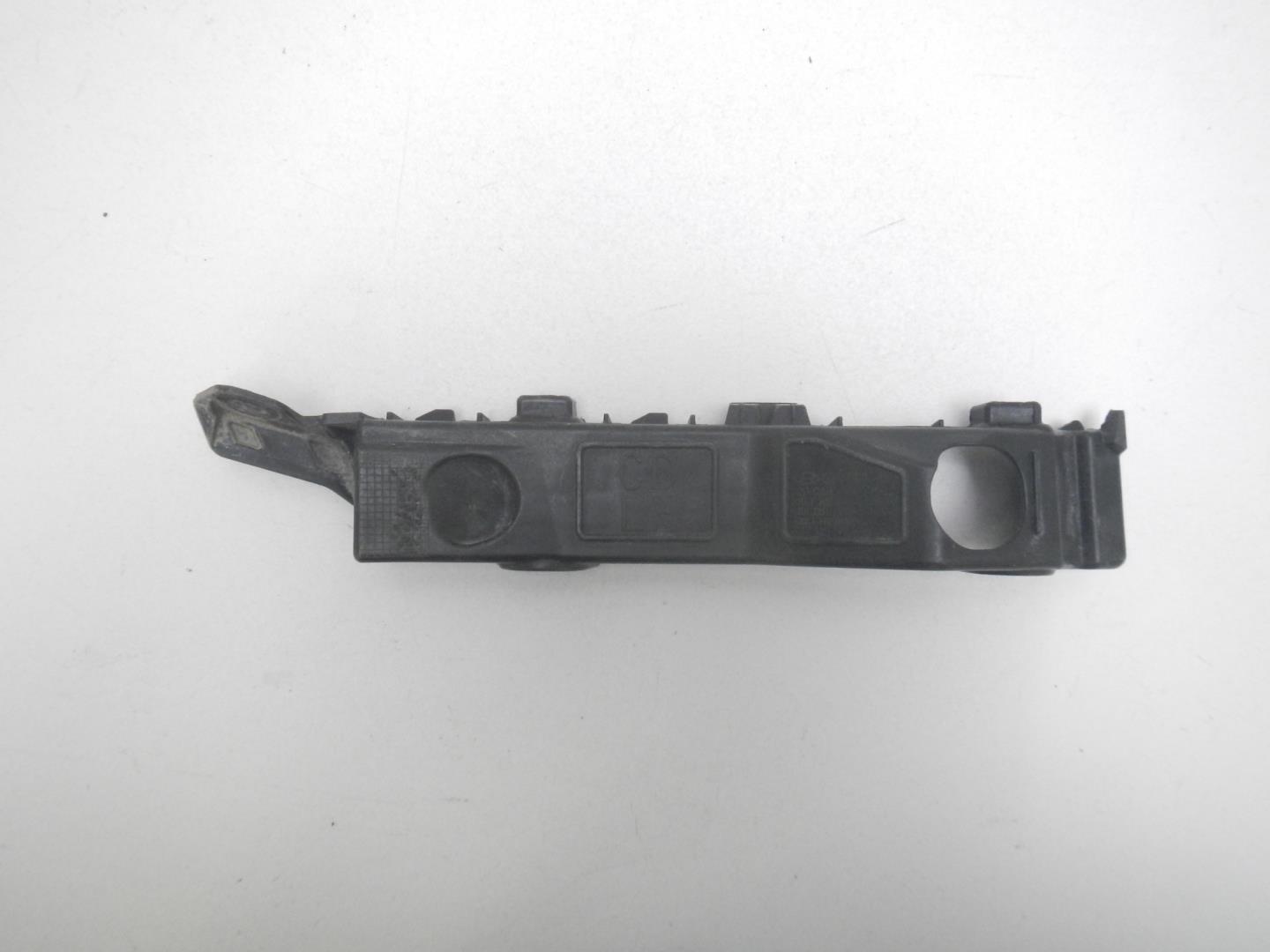 Кронштейн переднего бампера левый