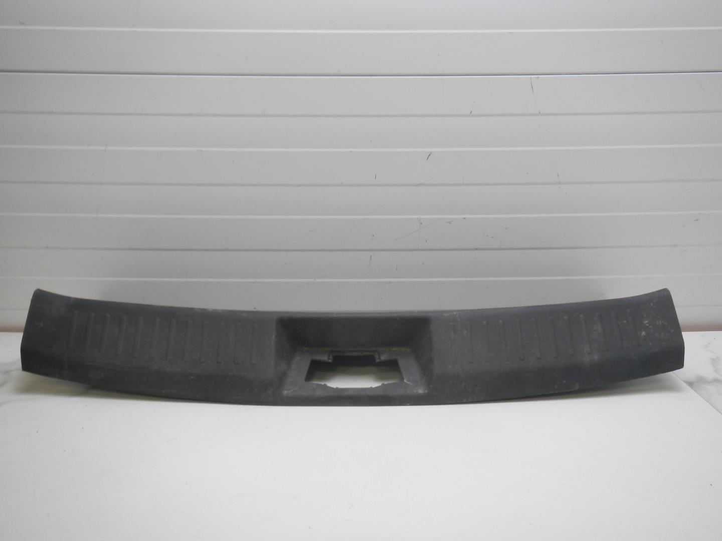 Обшивка багажника