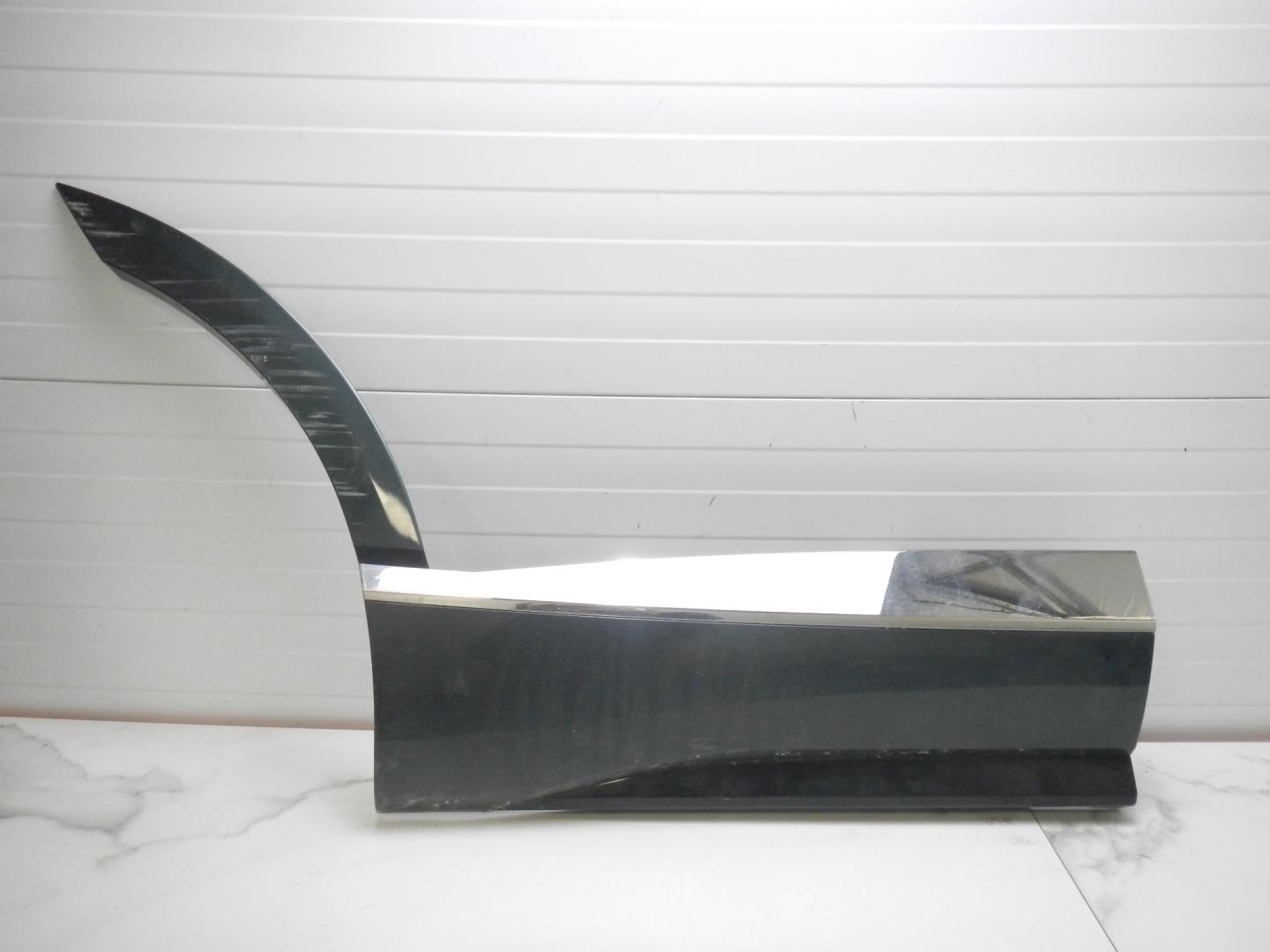 Молдинг задней правой двери