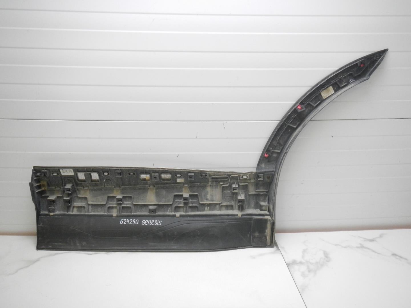 Молдинг задней правой двери