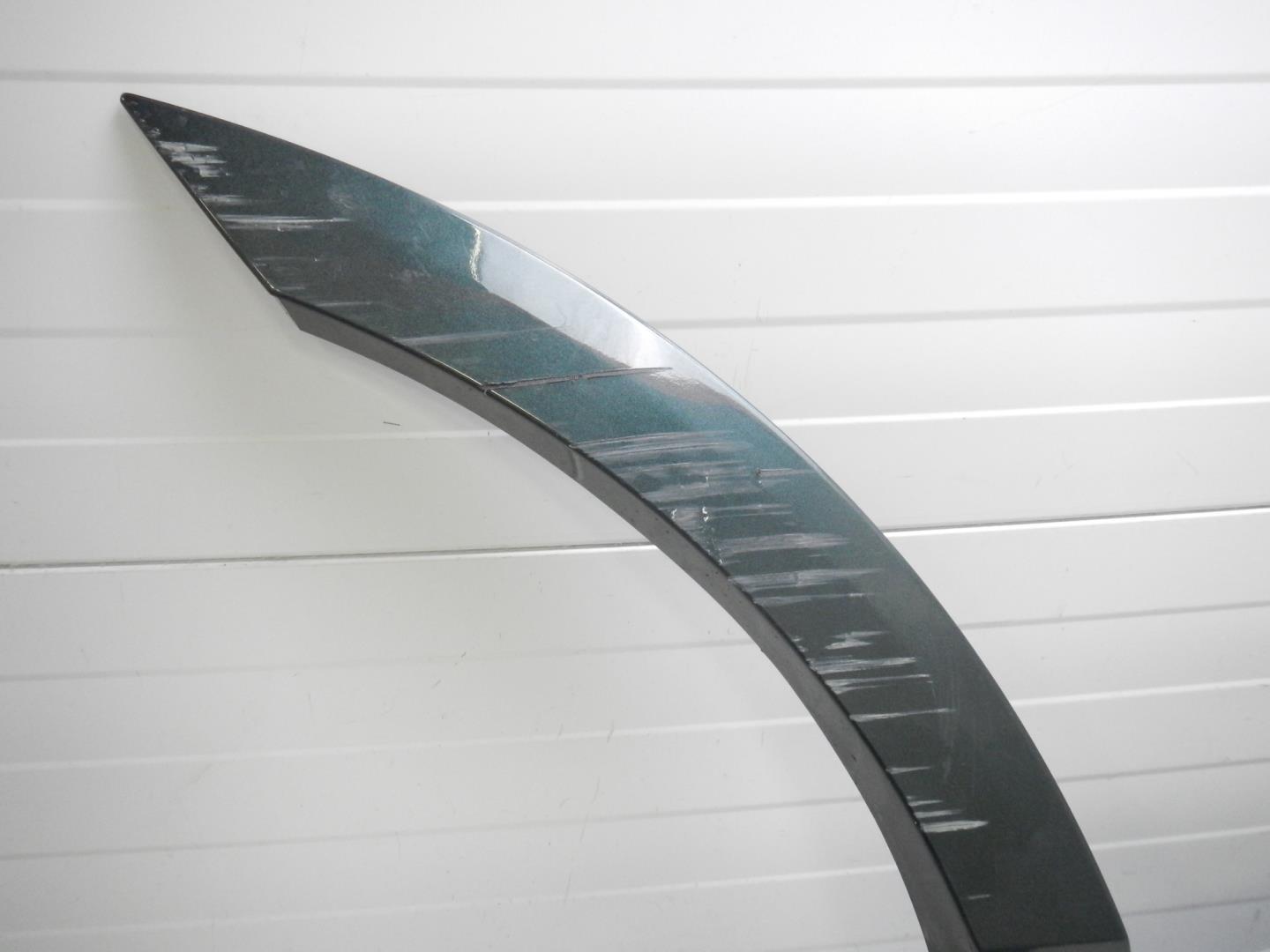 Молдинг задней правой двери