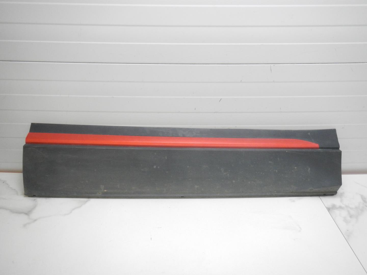 Молдинг передней правой двери