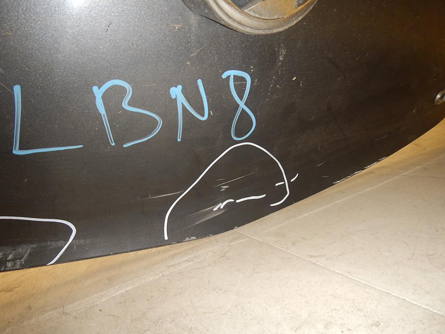 Дверь багажника