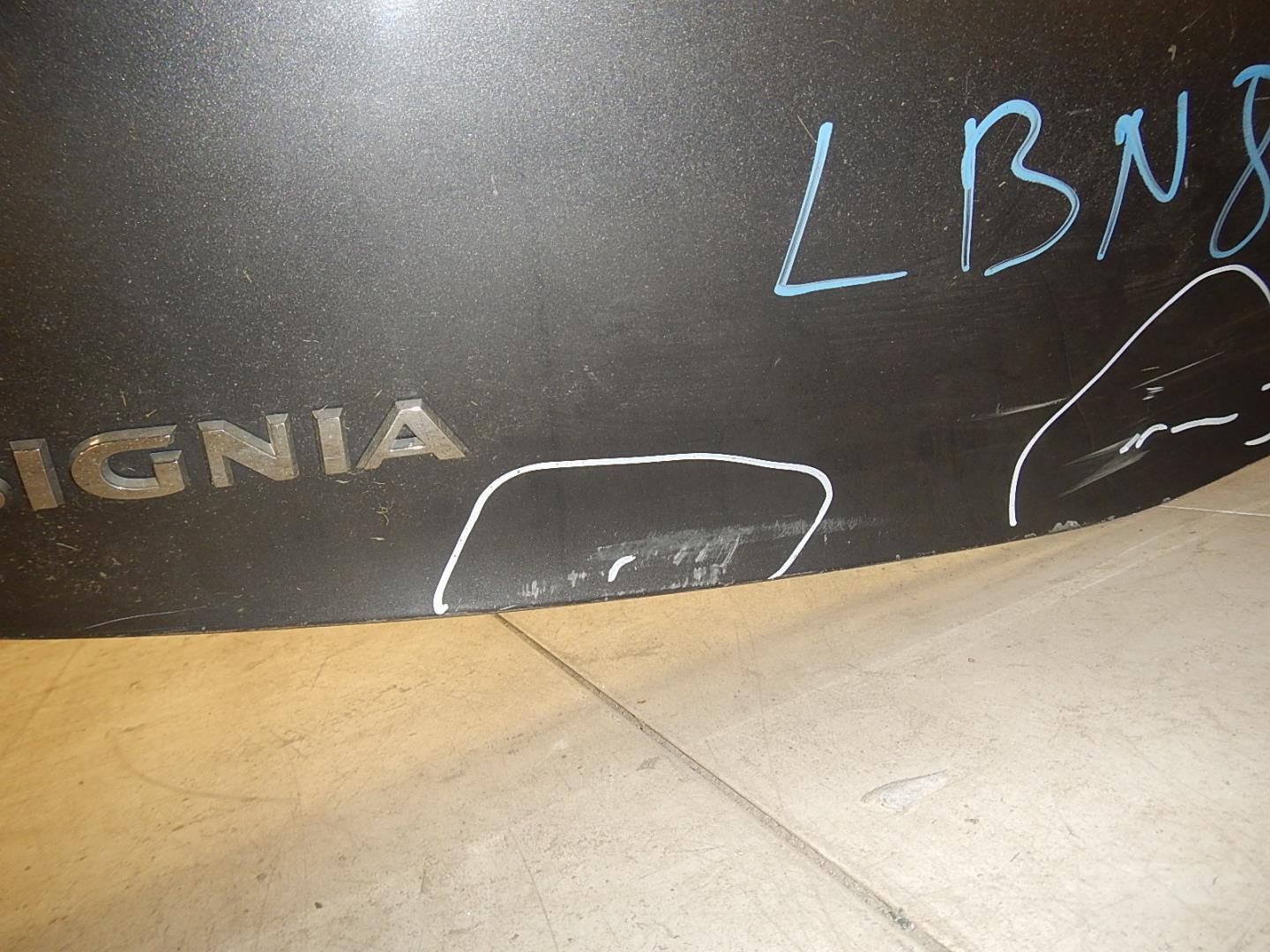 Дверь багажника