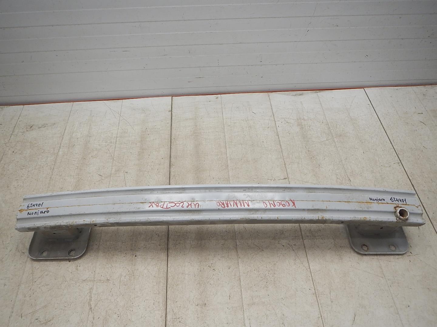 Усилитель заднего бампера