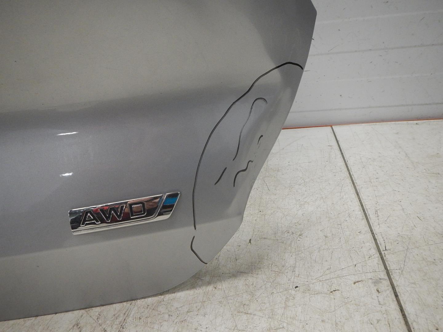 Дверь багажника