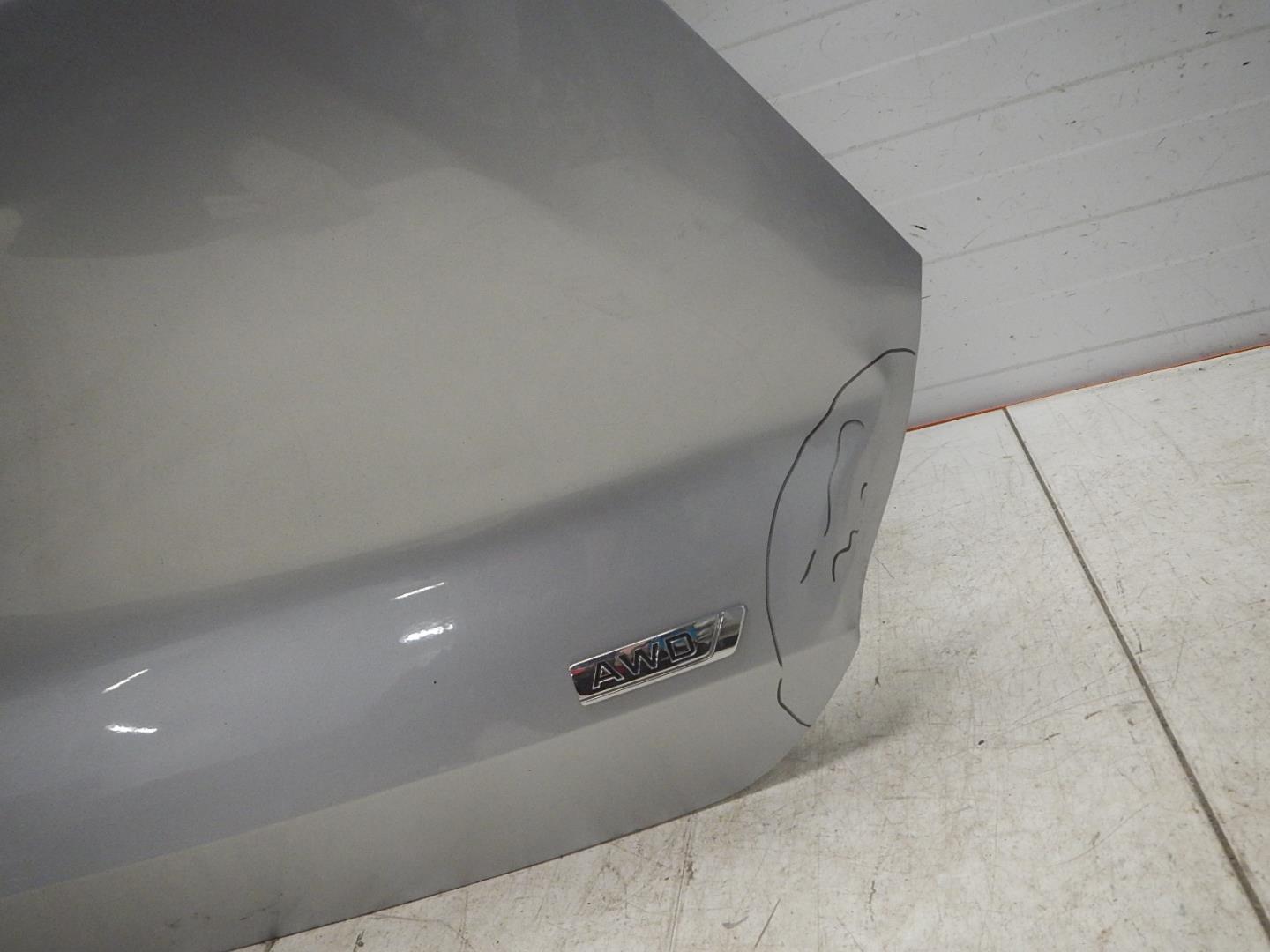 Дверь багажника