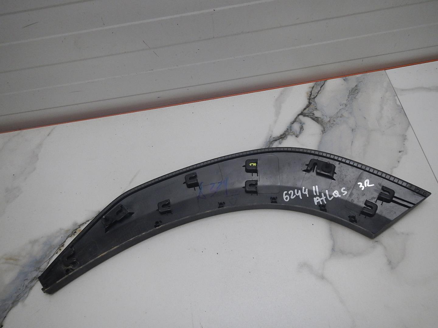 Накладка двери задней правой