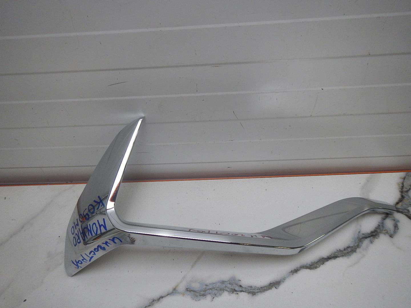 Молдинг заднего бампера