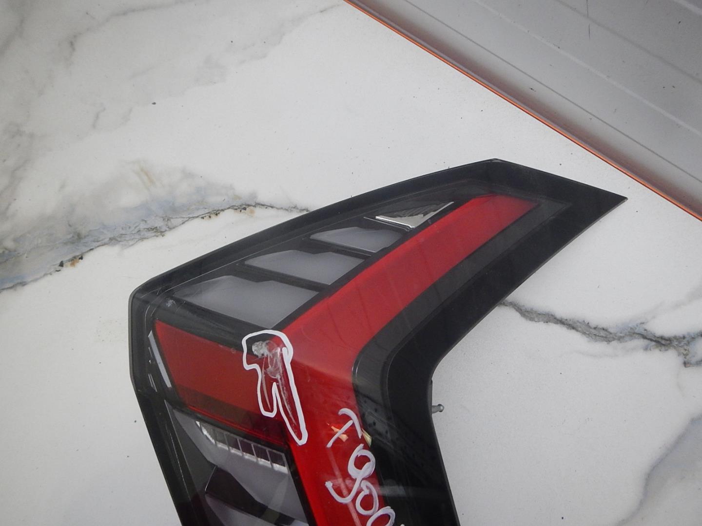 Фонарь задний правый