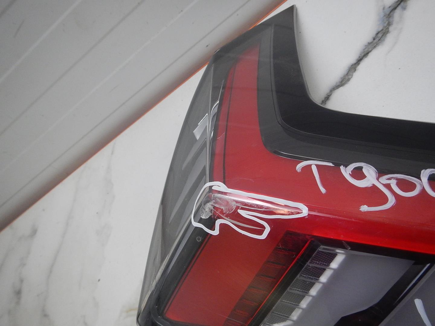 Фонарь задний правый