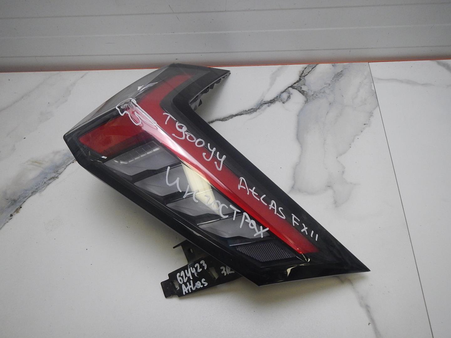 Фонарь задний правый