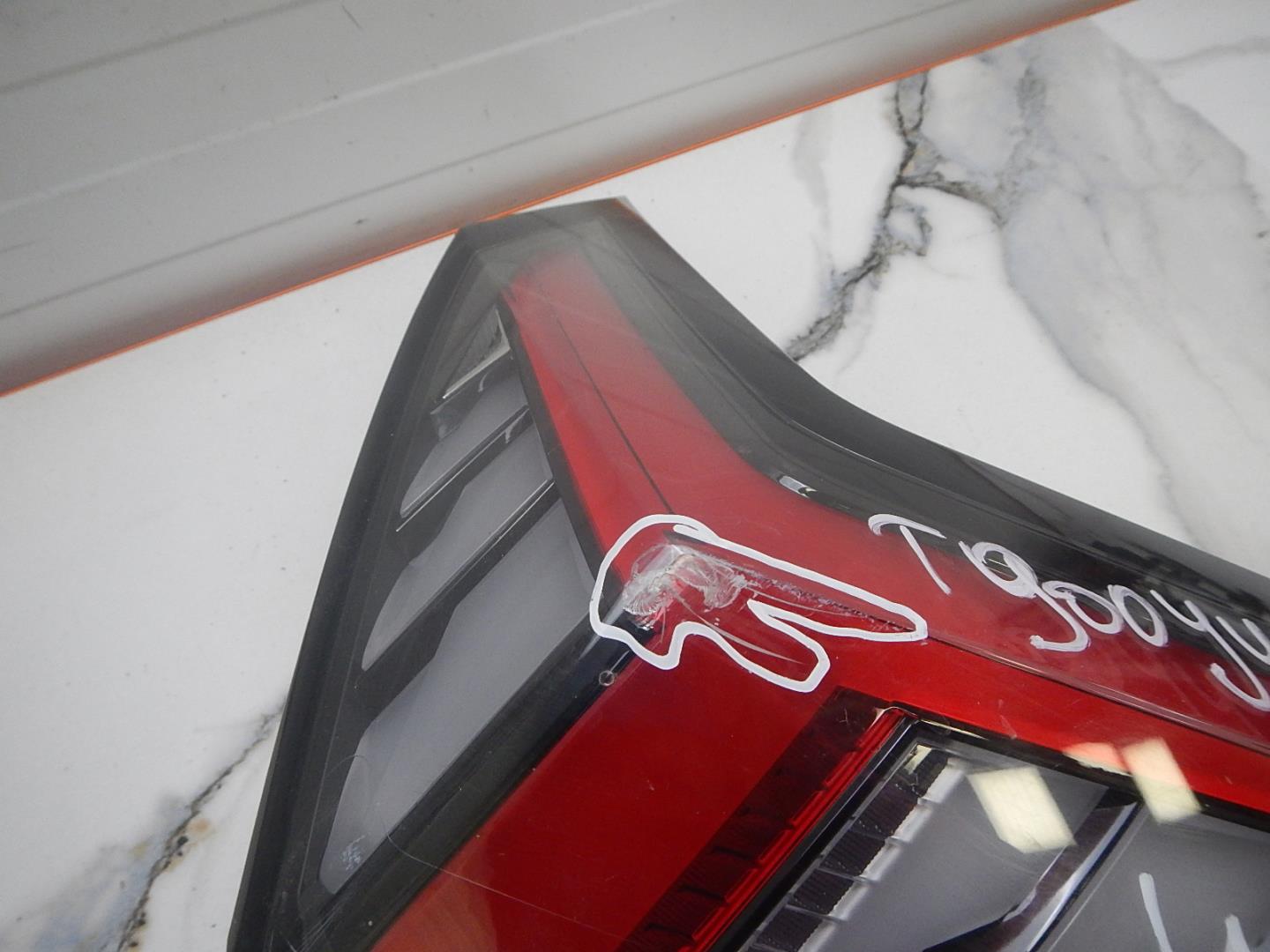 Фонарь задний правый