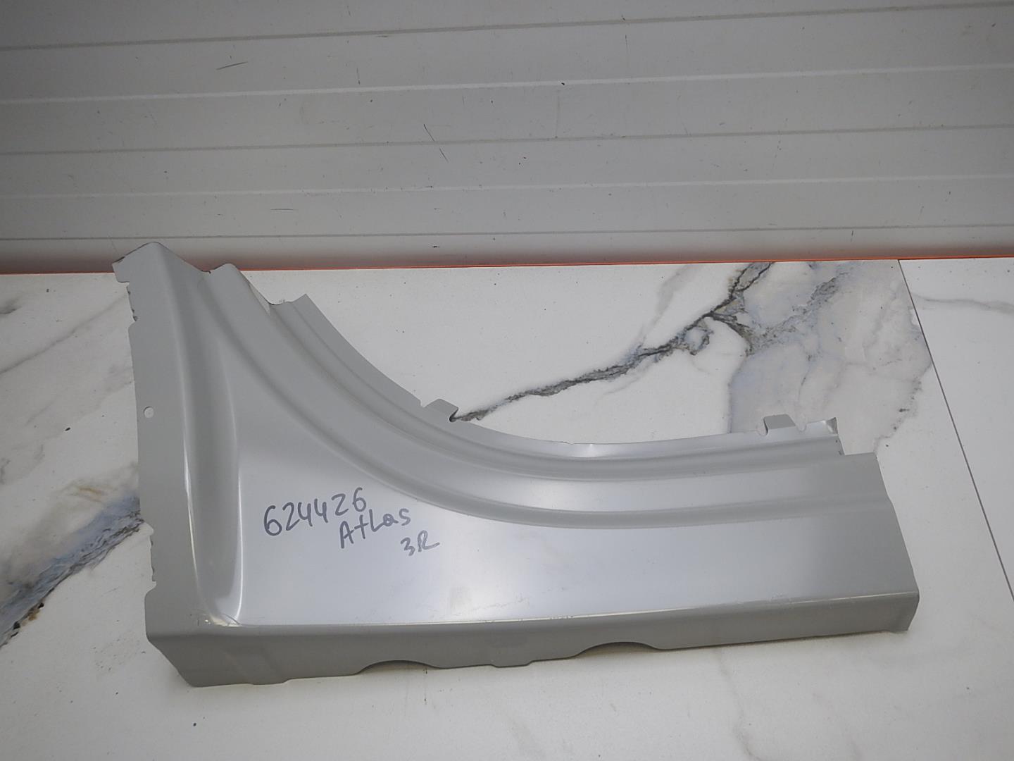 Порог правый