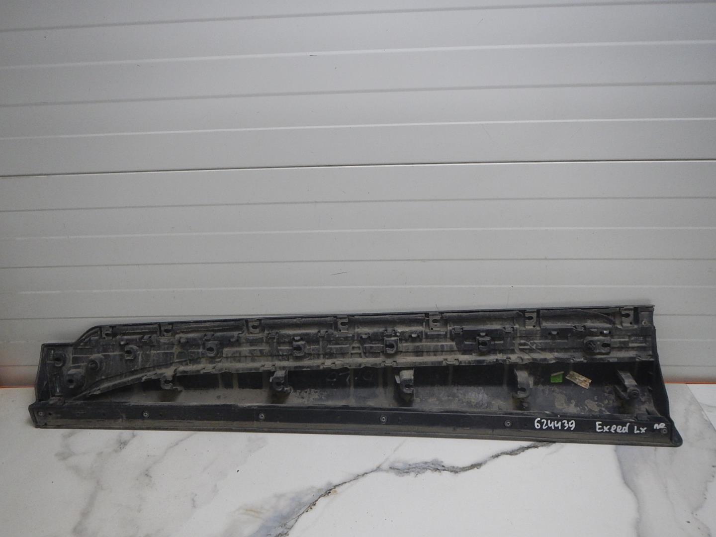 Молдинг передней правой двери