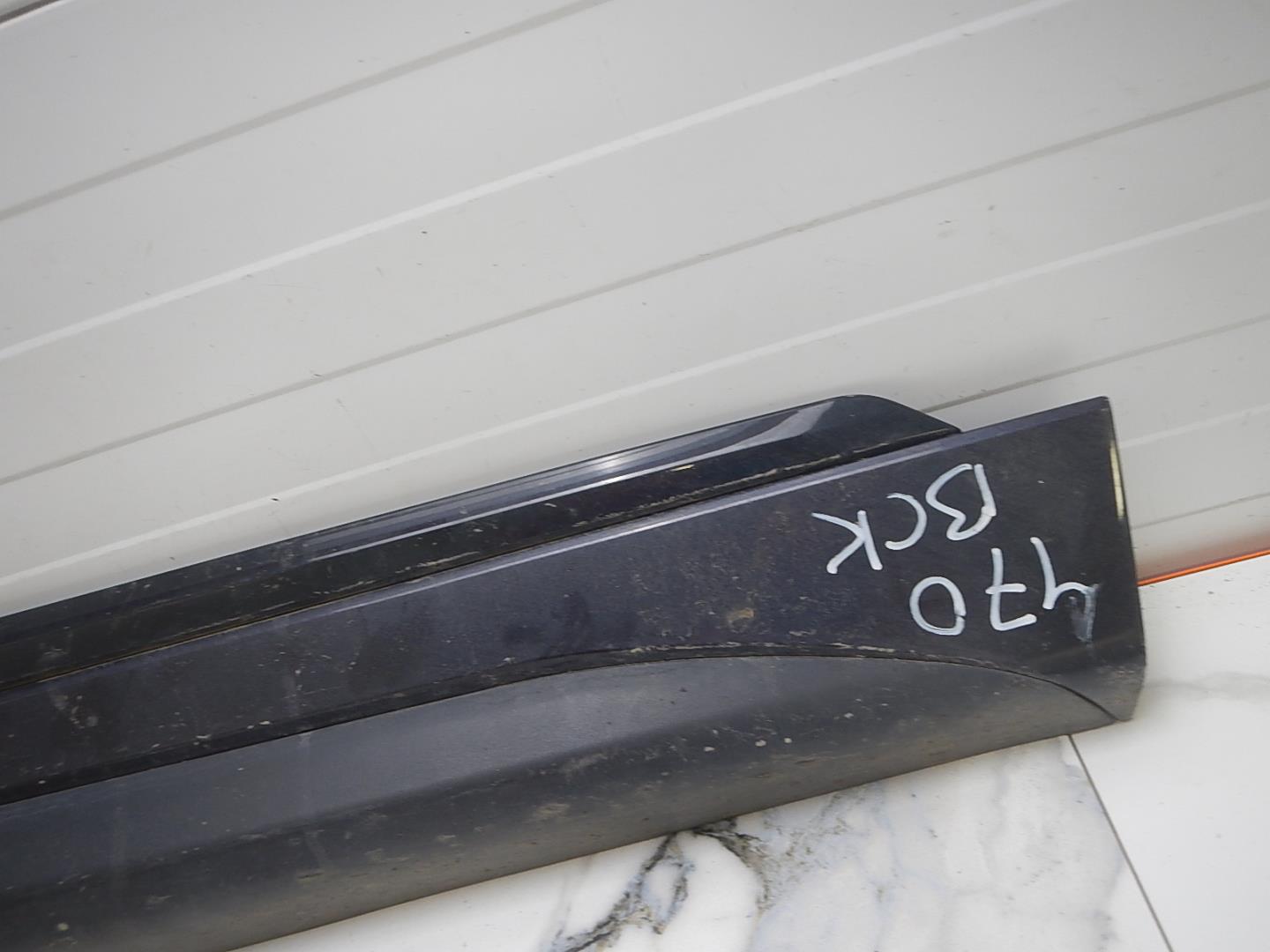 Молдинг передней правой двери