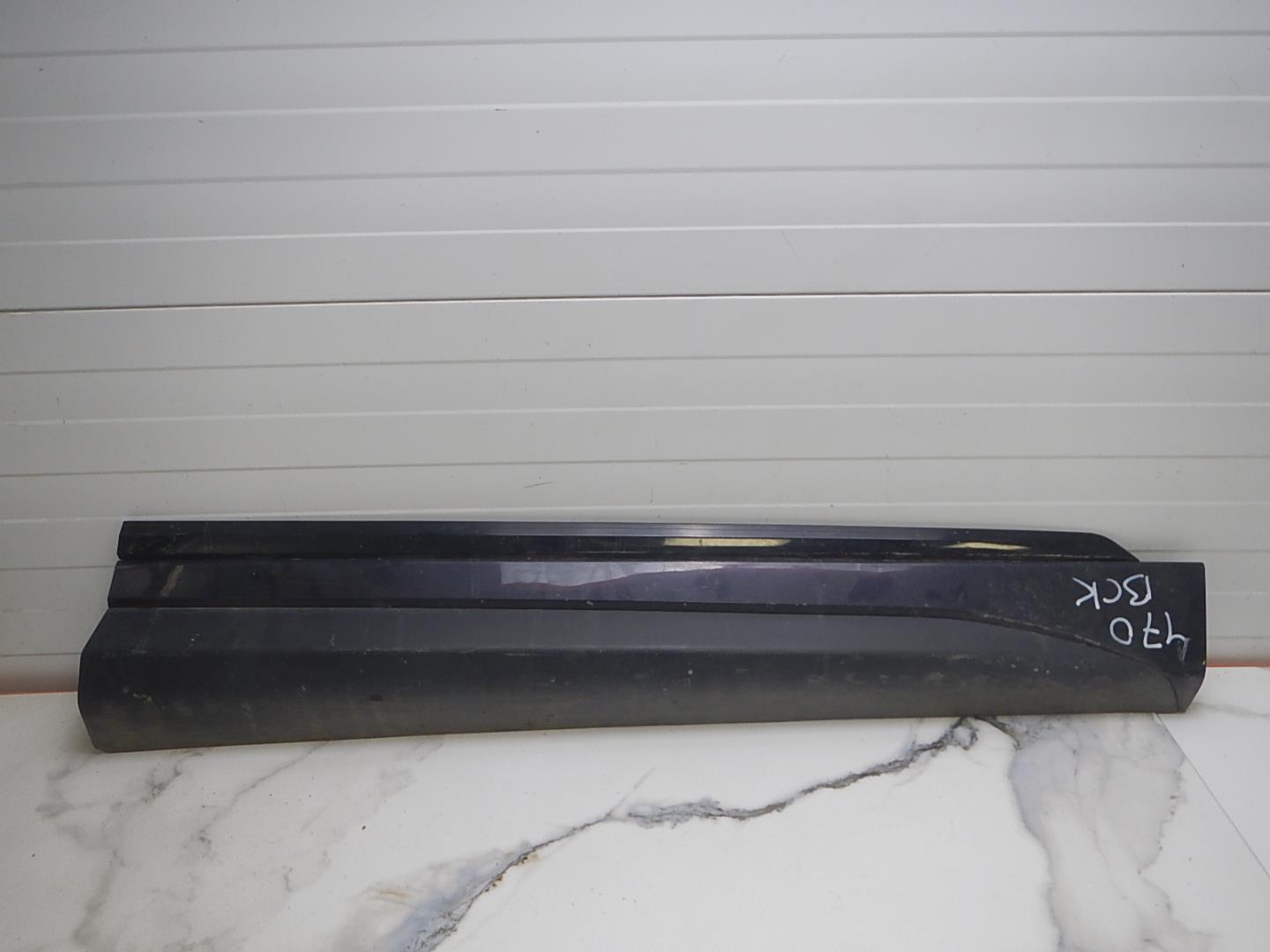 Молдинг передней правой двери