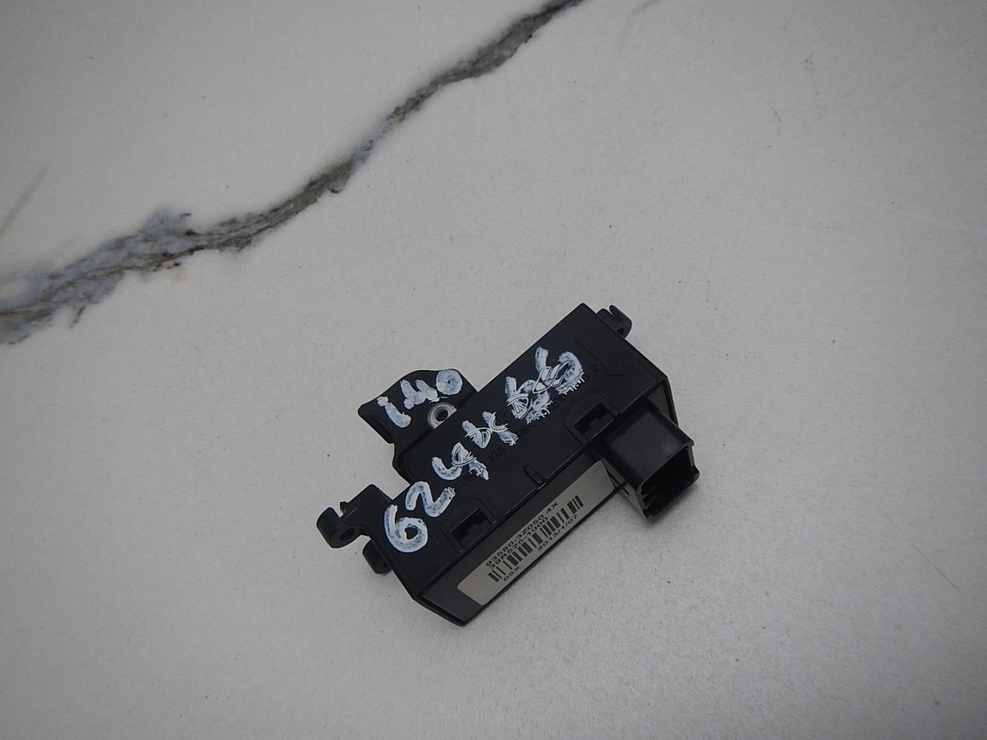 Кнопка стеклоподъемника