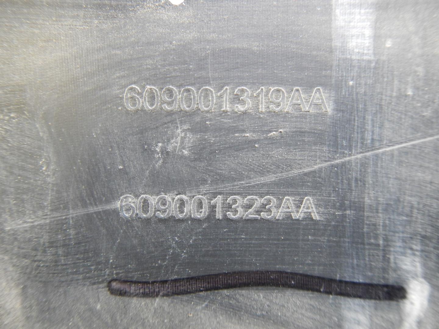 Молдинг передней левой двери