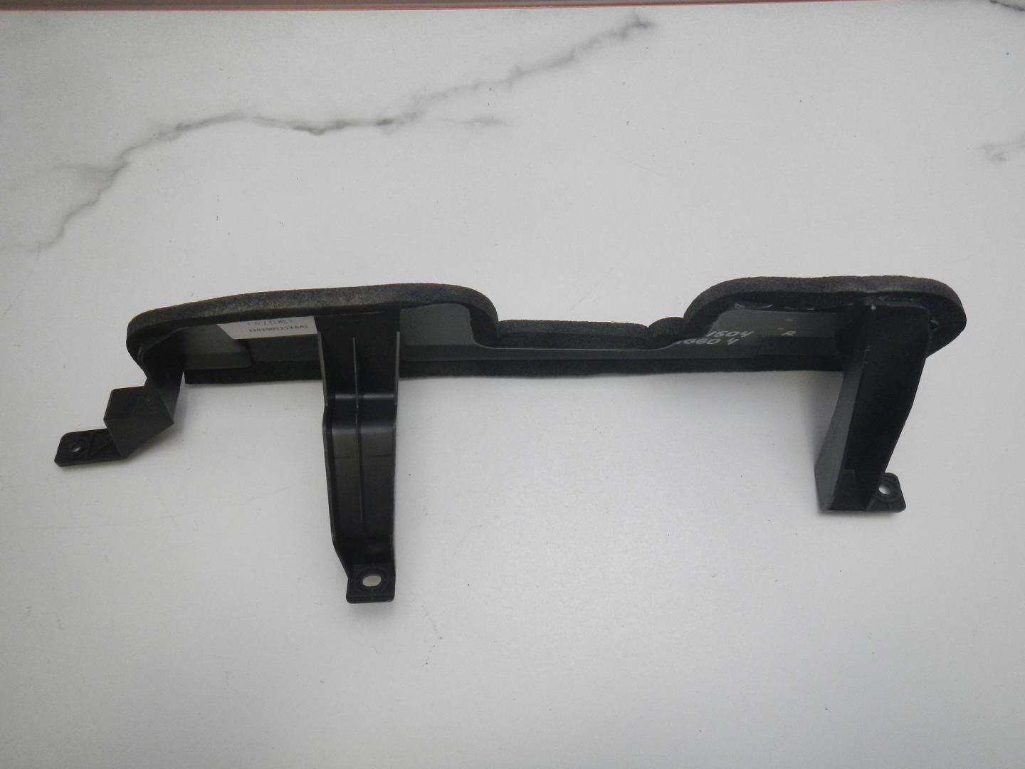 Воздуховод радиатора правый