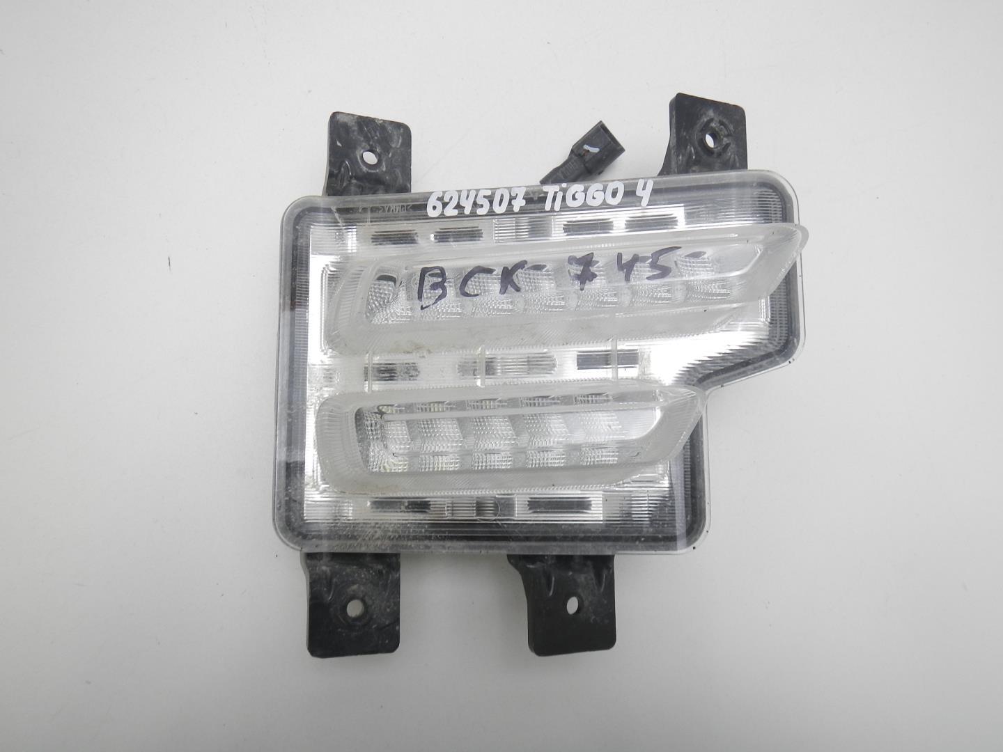 Фара противотуманная левая