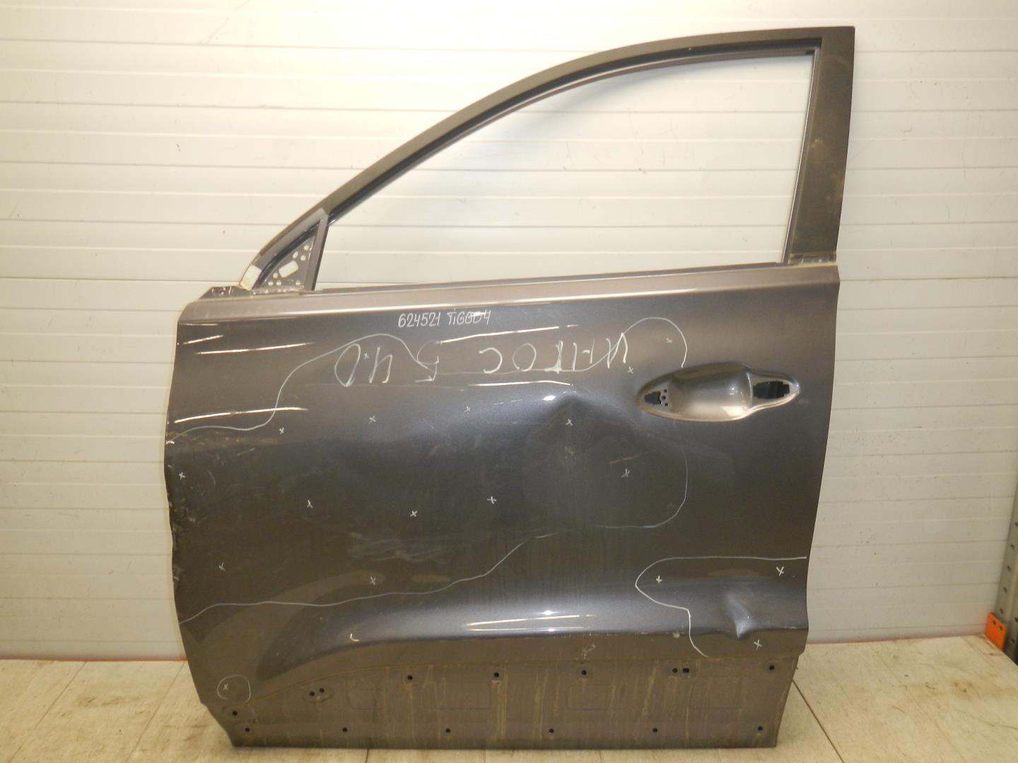 Дверь передняя левая