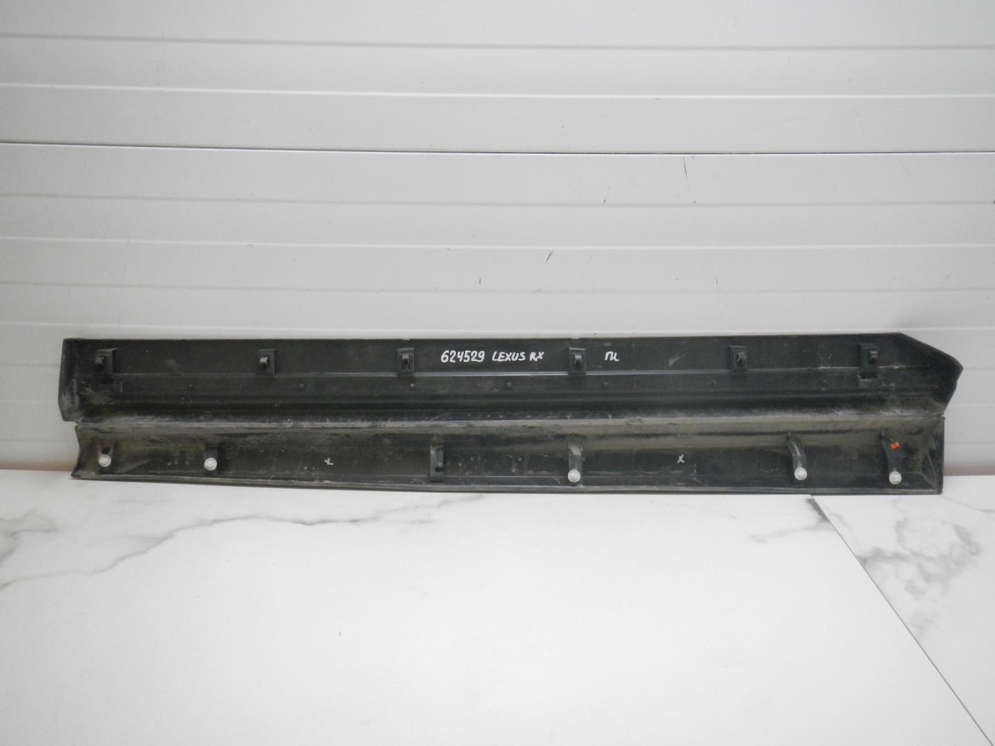 Молдинг передней левой двери