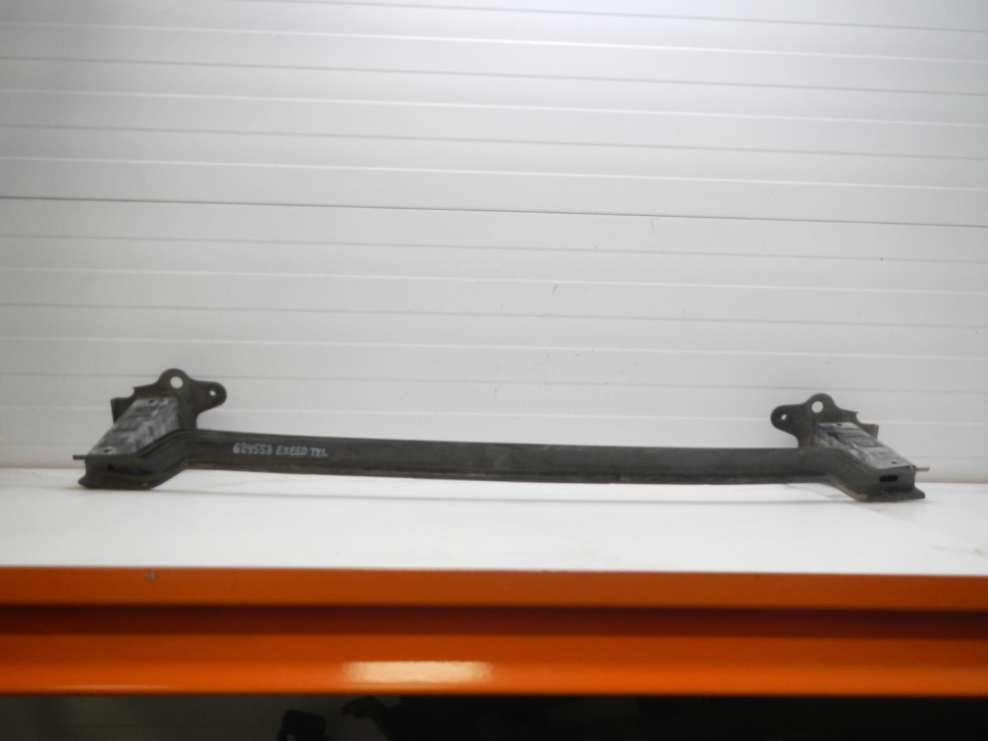 Усилитель переднего бампера