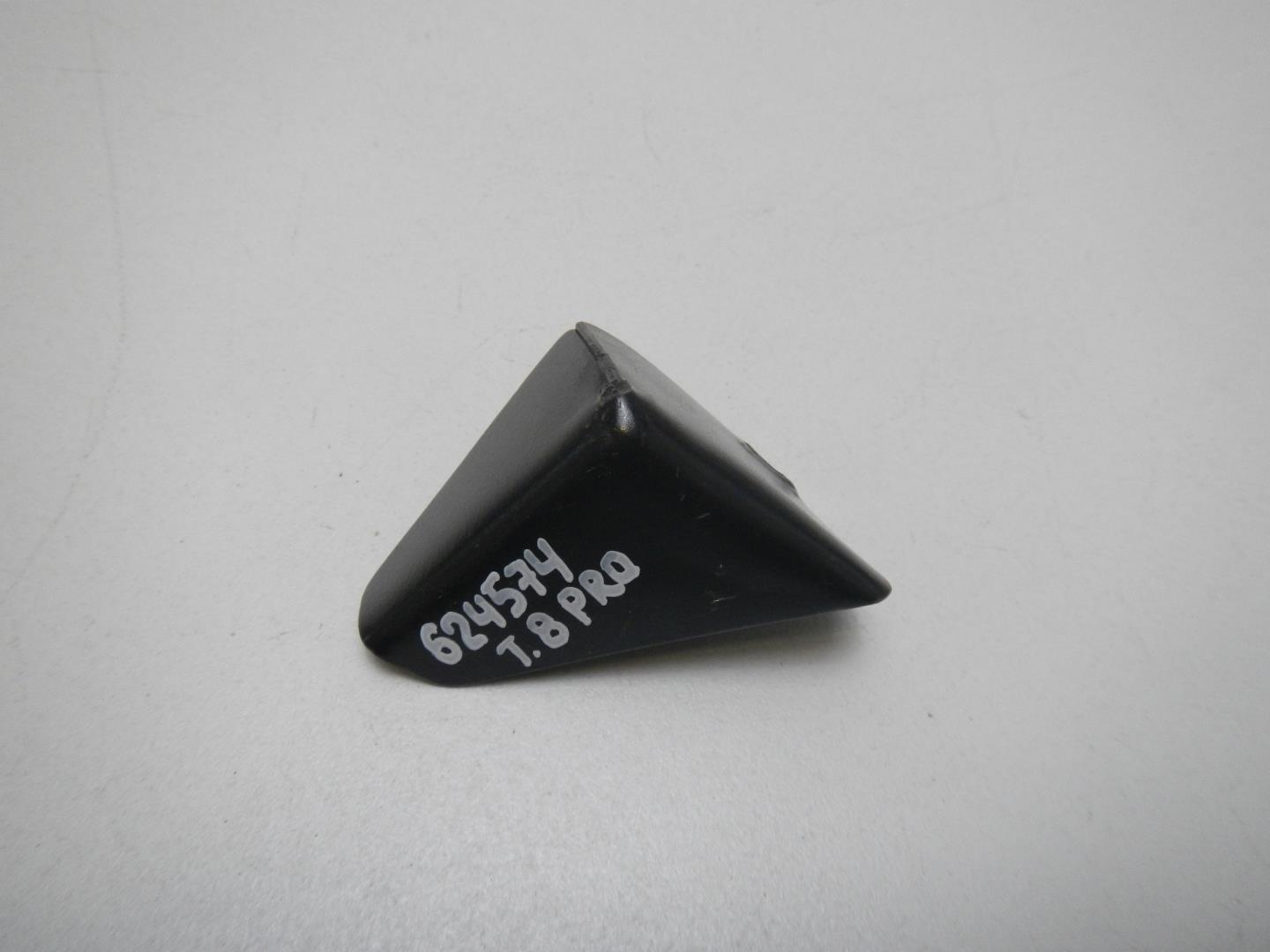 Кронштейн фар правый