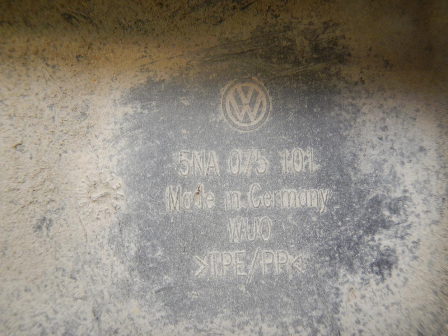 Брызговик задний правый