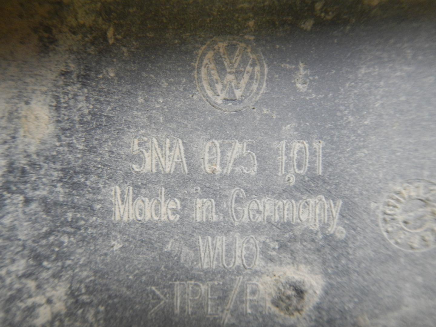 Брызговик задний левый