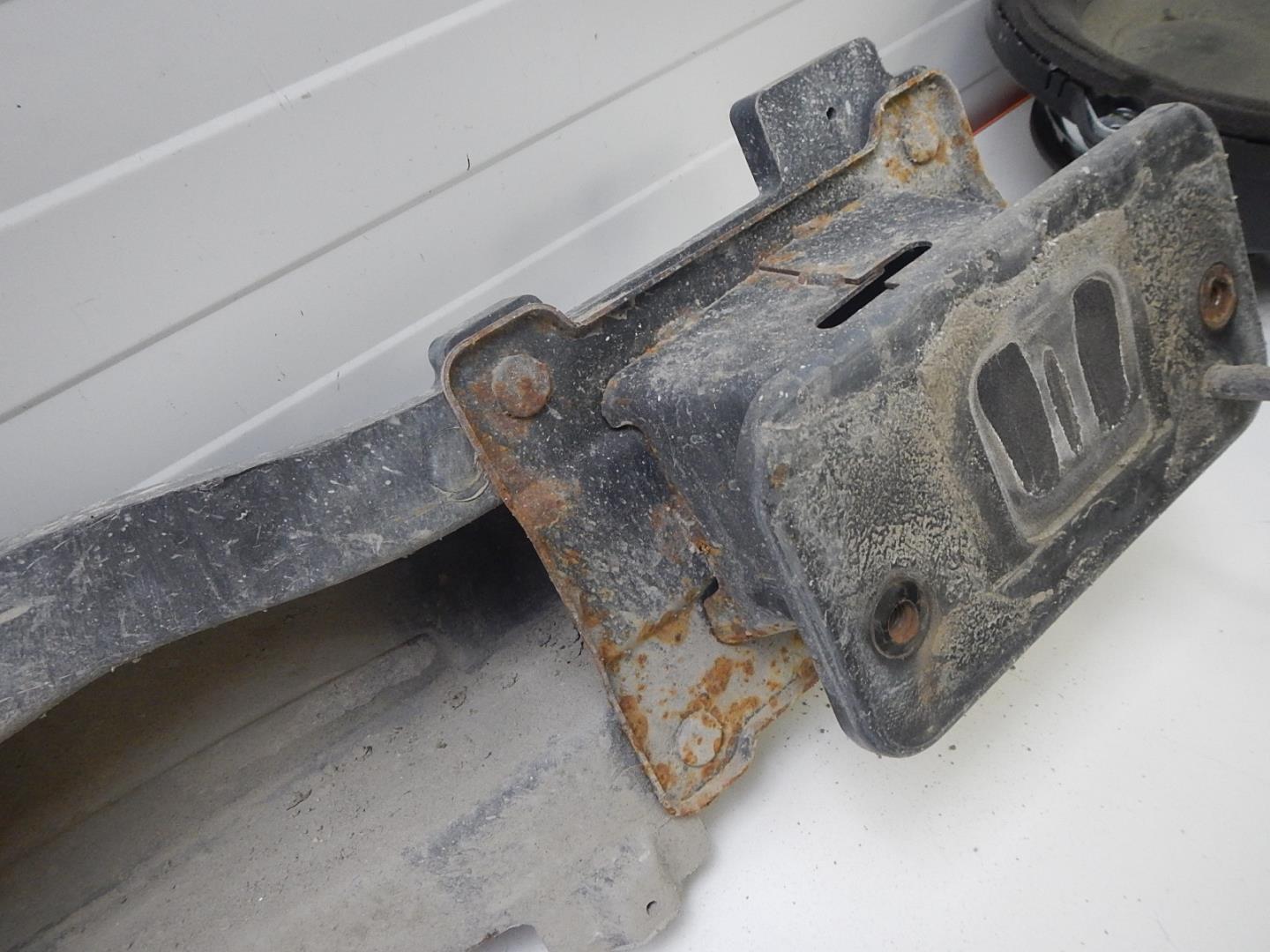 Усилитель заднего бампера