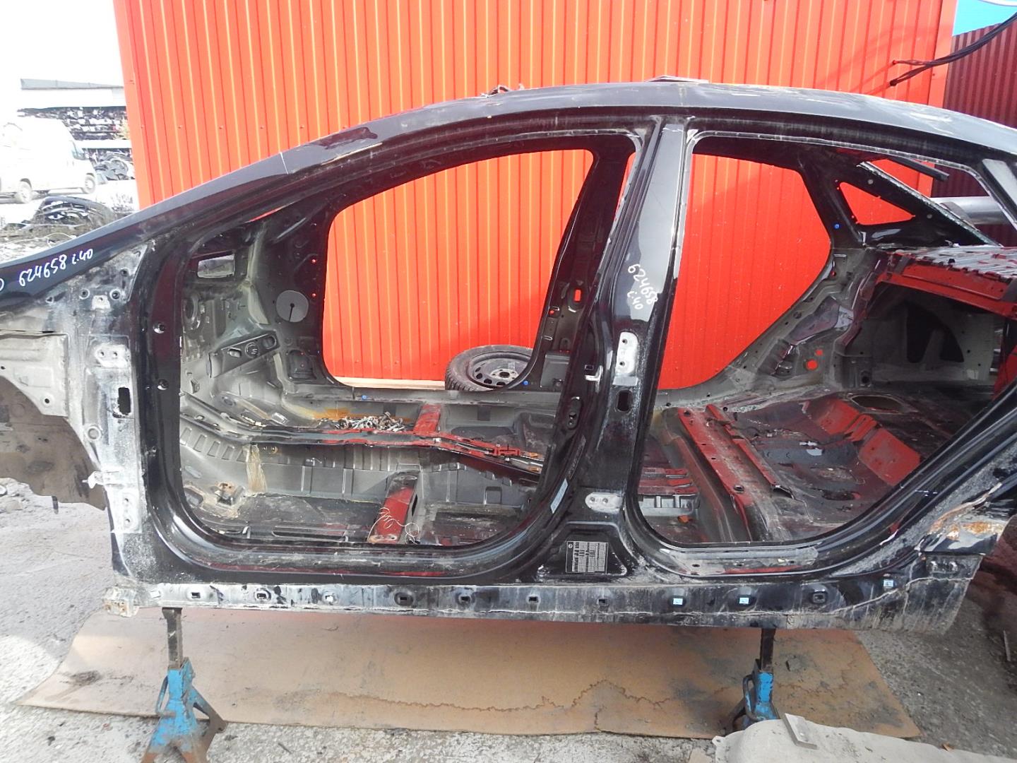 Порог со стойкой левый