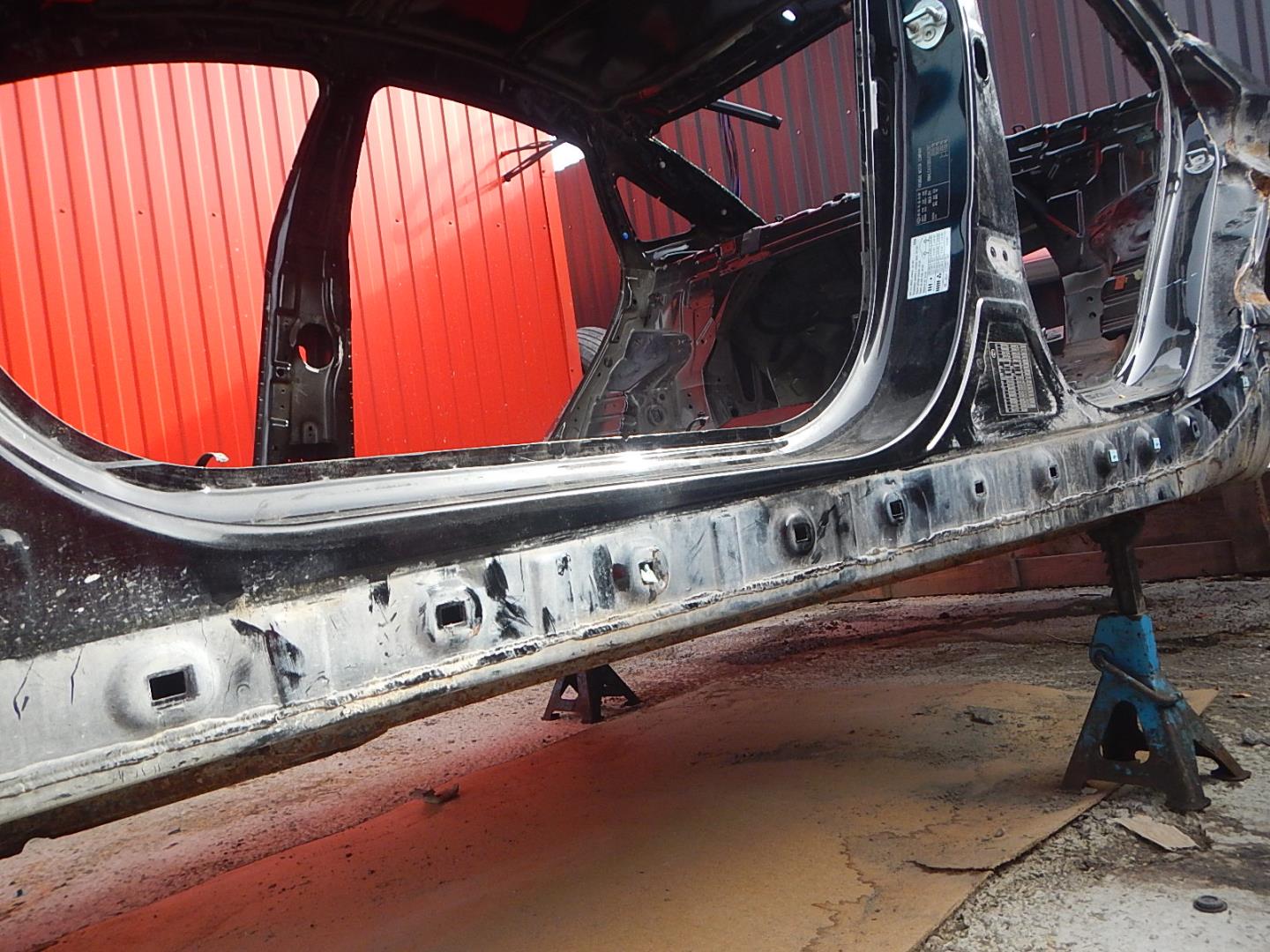 Порог со стойкой левый