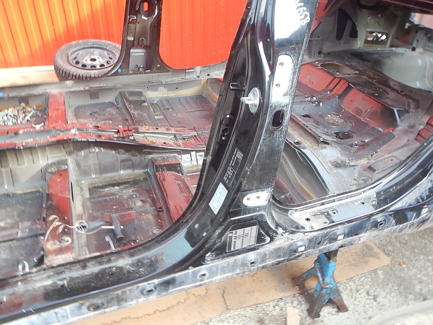 Порог со стойкой левый