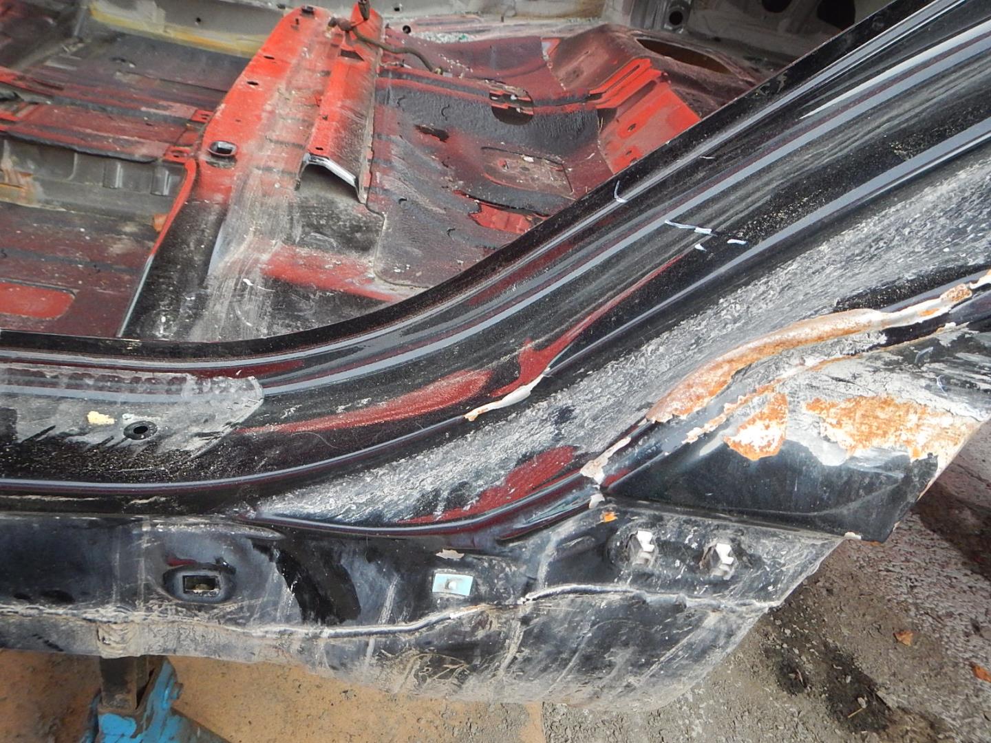 Порог со стойкой левый