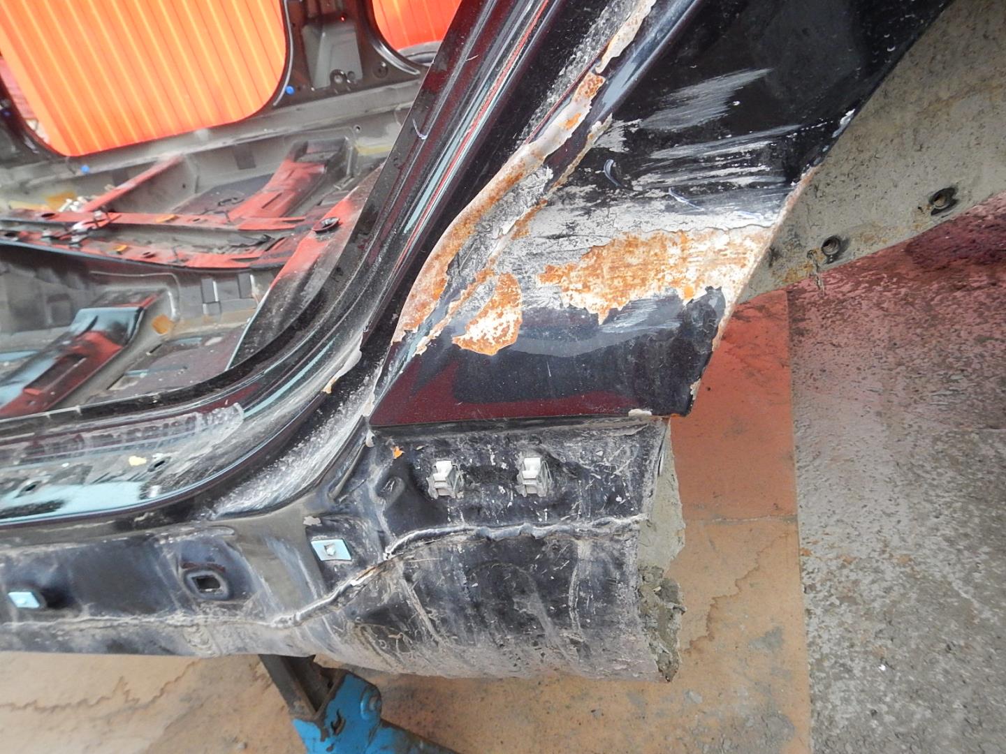 Порог со стойкой левый