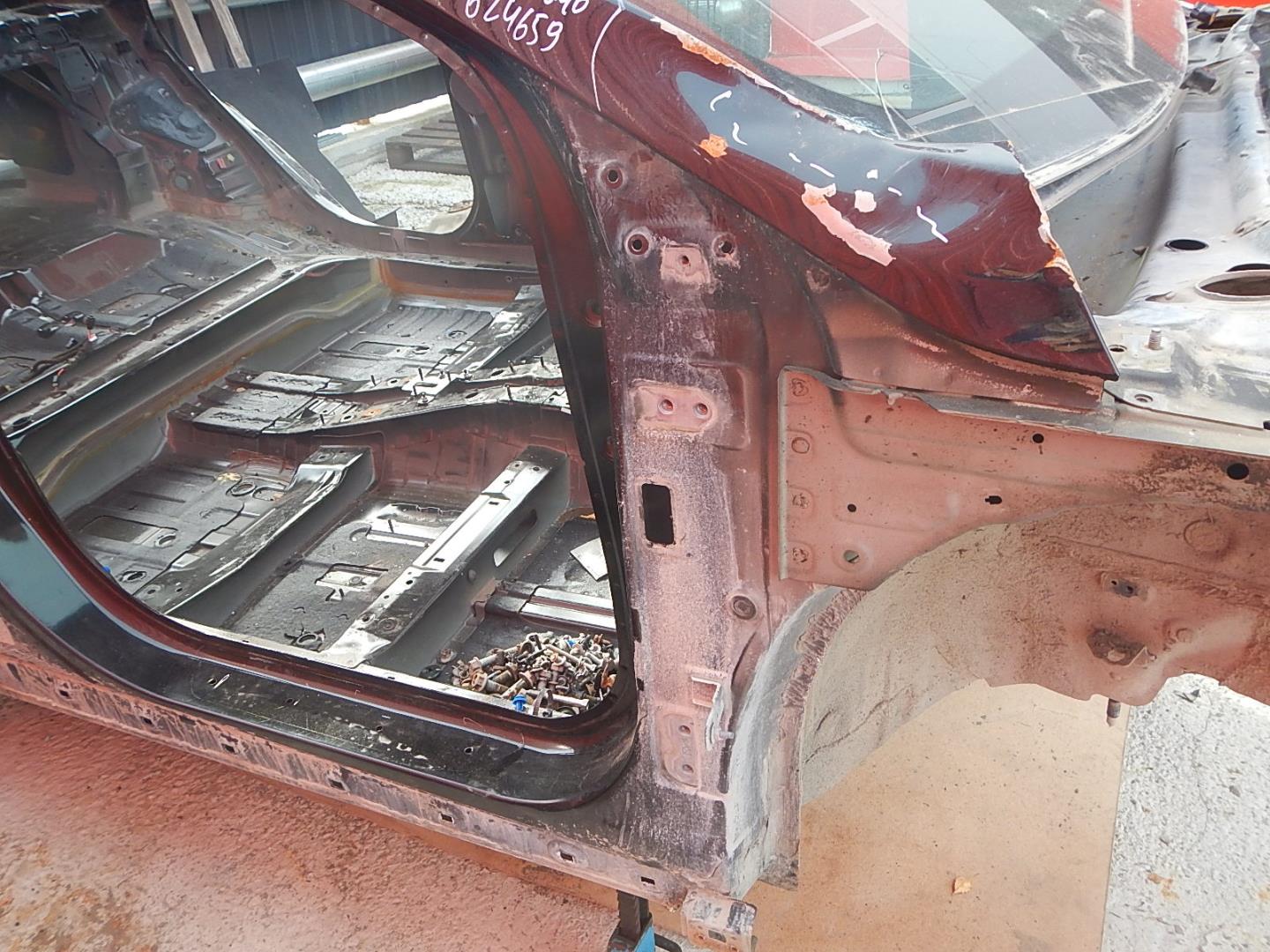 Порог со стойкой правый