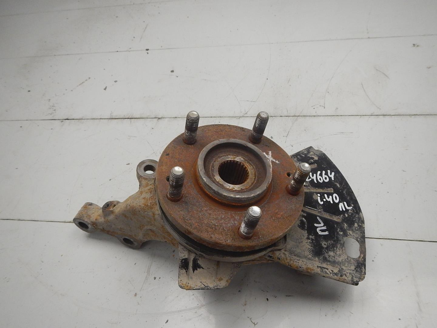 Кулак поворотный передний левый