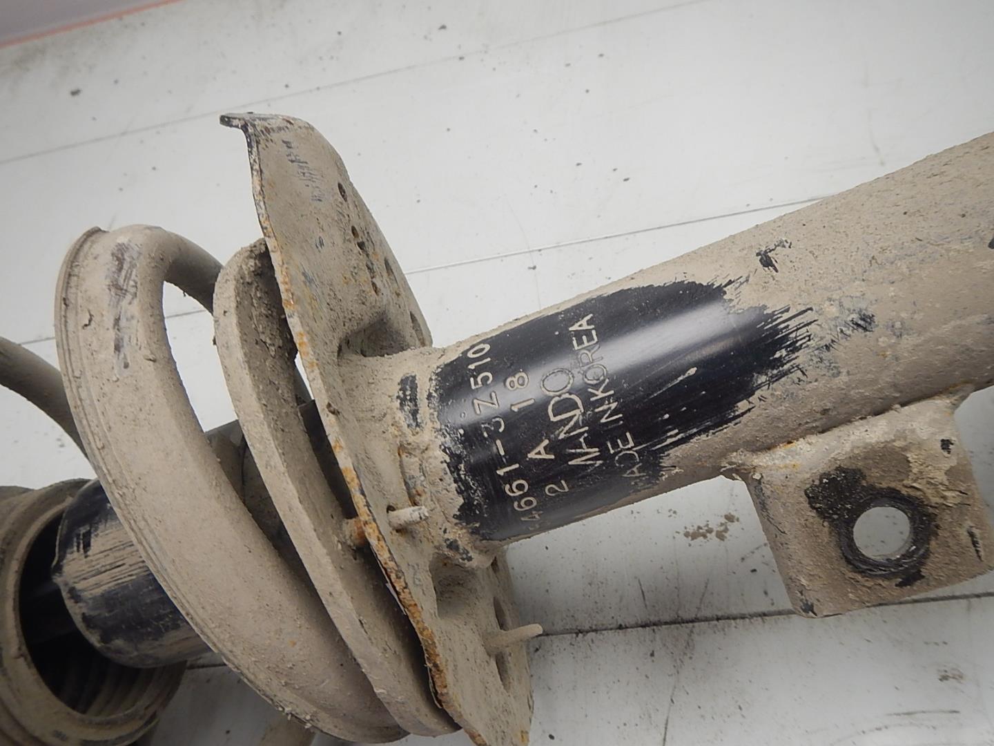 Амортизатор передний правый