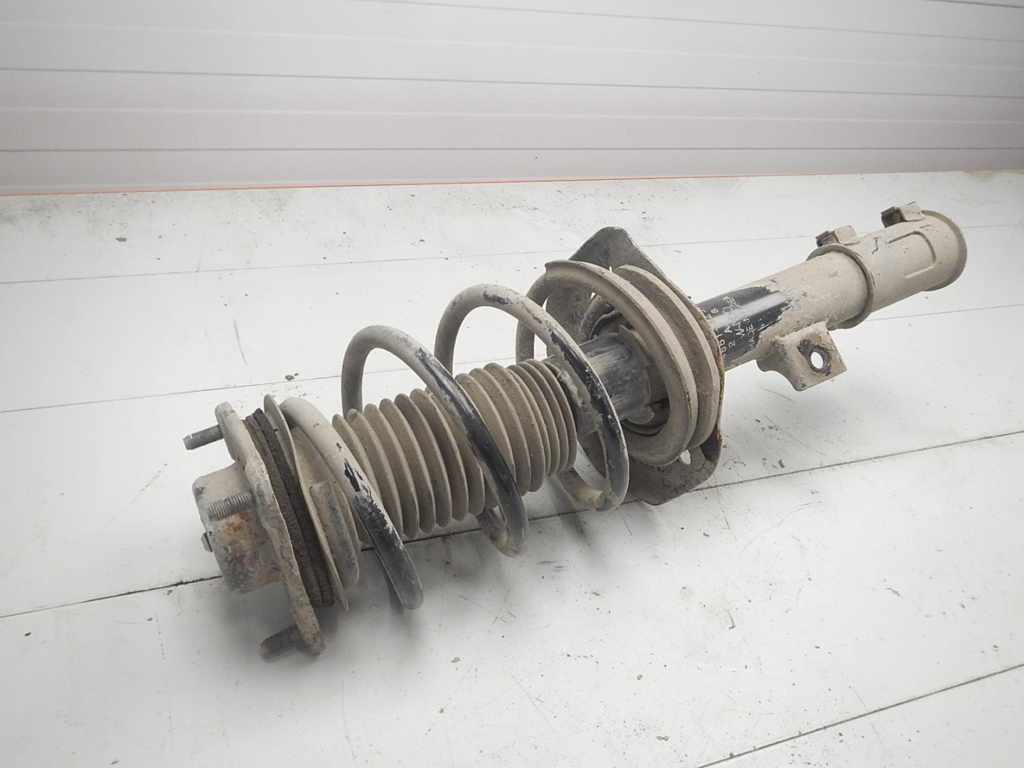 Амортизатор передний правый