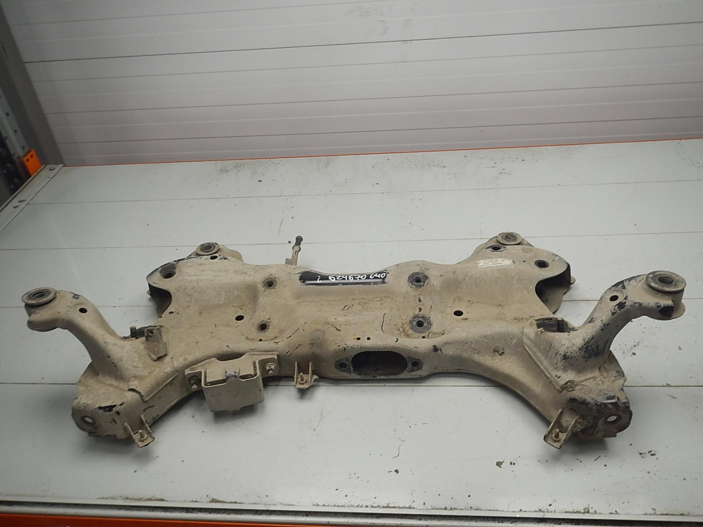 Балка подмоторная