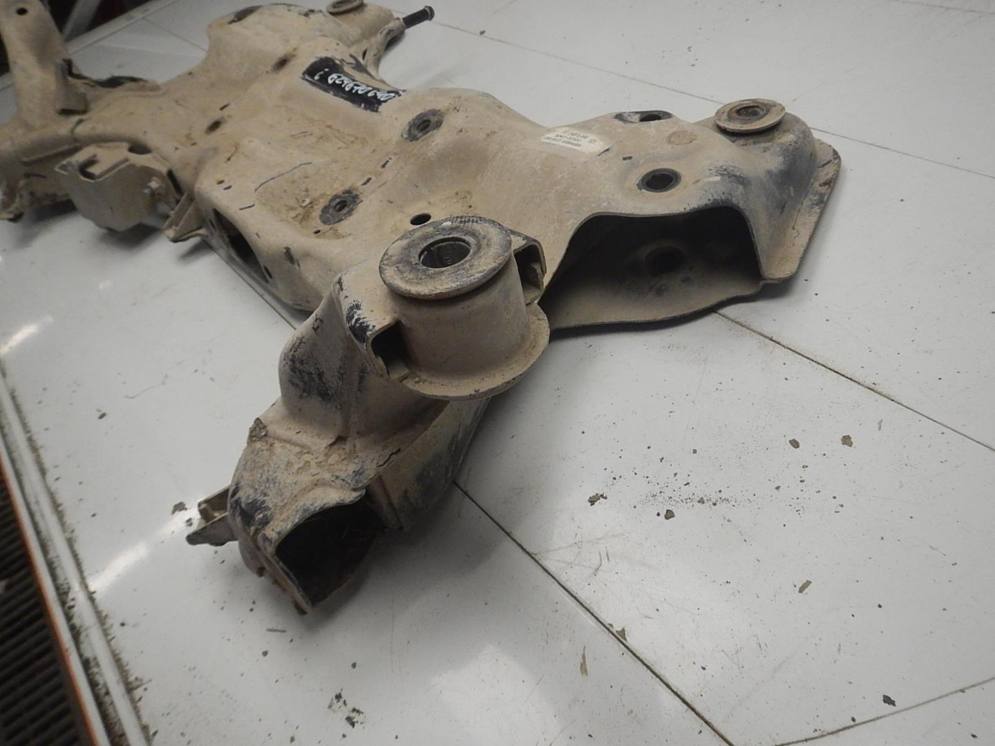 Балка подмоторная